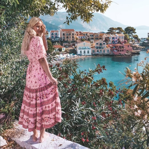 Dresses & Skirts - Boho gypsy long maxi dress pink paisley floral